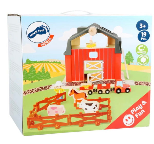 WOODEN FARM WITH ACCESSORIES